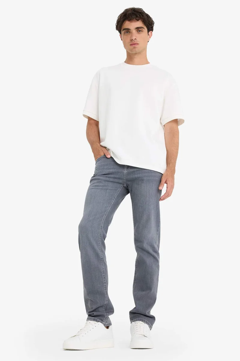 Sergio Regular Fit Regular Waist Straight Leg Jeans