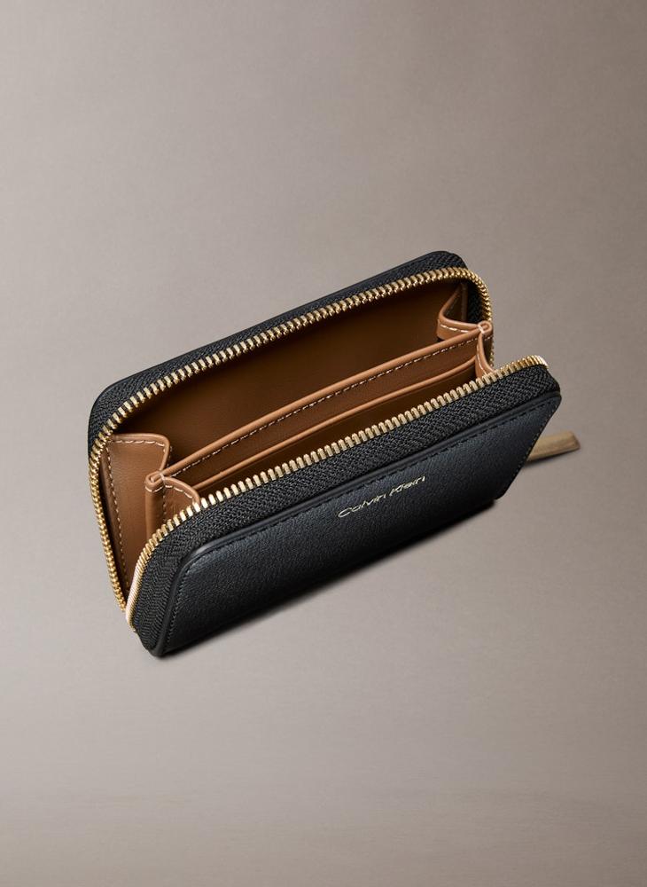 كالفن كلاين محفظة بسحاب متوسط بشعار - Image 3