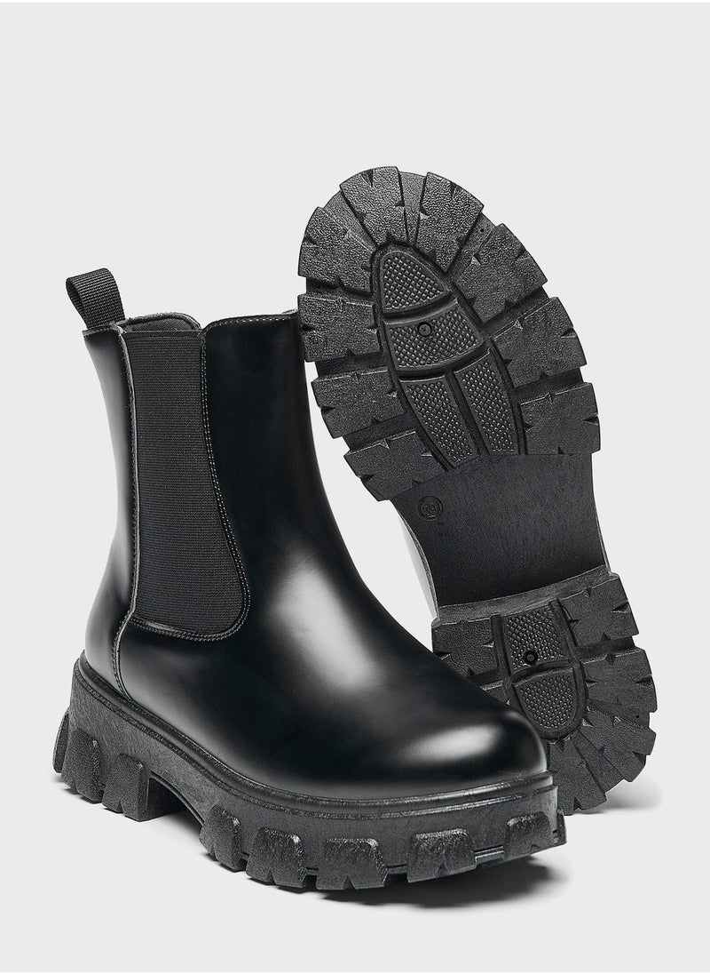 shoexpress - Essential Ankle Boots - Image 1