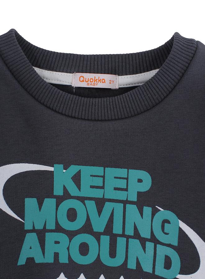 كوكا ملابس أطفال سويت شيرت قطني للاولاد الصغار الصغار – تصميم "استمر بالحركة" - Image 3