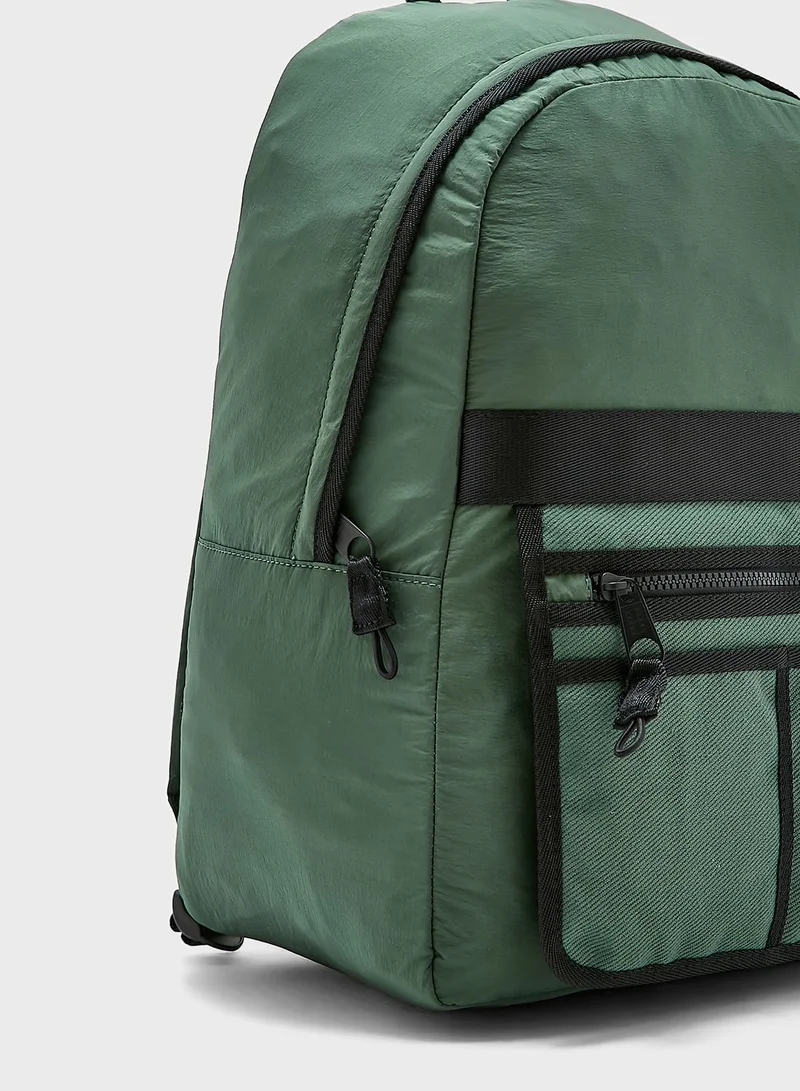 تومي هيلفيغر حقيبة ظهر مزينة بشعار العلامة التجارية