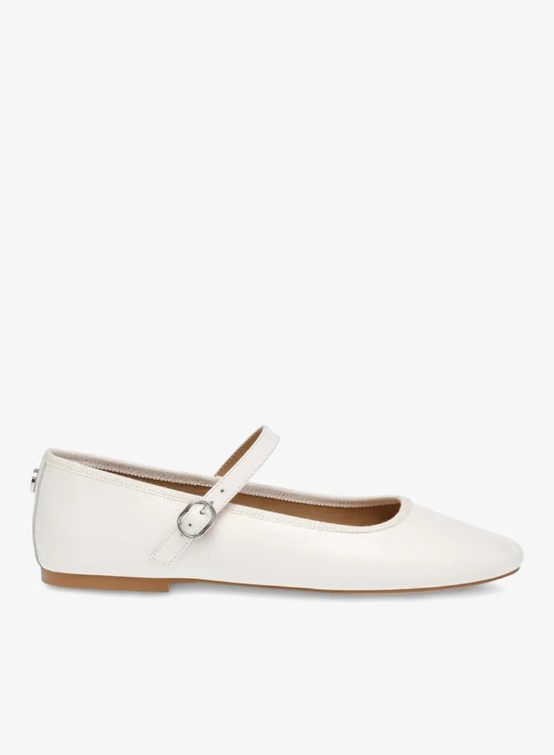 ستيف مادن أحذية باليرينا نسائية ستيف مادن فينيتا بيضاء