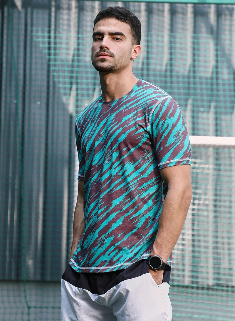 Campus Sutra Men's Aqua Blue & Charcoal Black Contrast-Stroke Activewear T-Shirt For Casual Wear | Crew Neck | Short Sleeves | Jersey T-Shirt Crafted With Comfort Fit For Everyday Wear