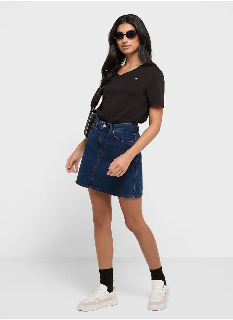 كالفن كلاين جينز Ck Embro Badge V-Neck Tee