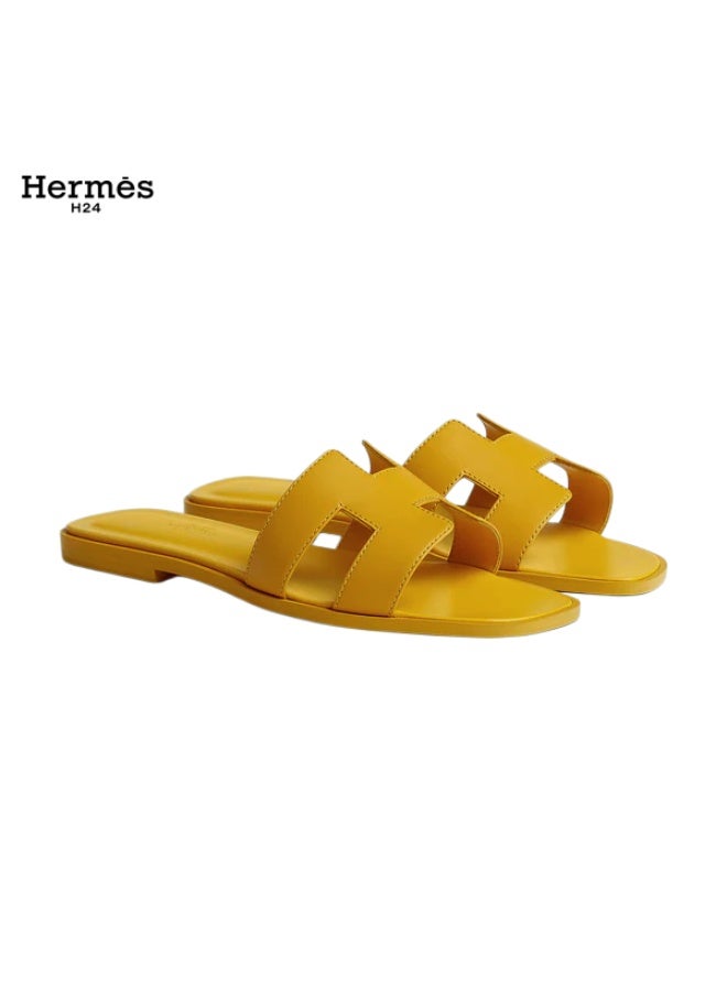 Hermes H24 حذاء مسطح مفتوح من الأمام من جلد العجل من  Oran، بنمط H، للنساء، صيفي، لون Jaune Topaze - Image 1