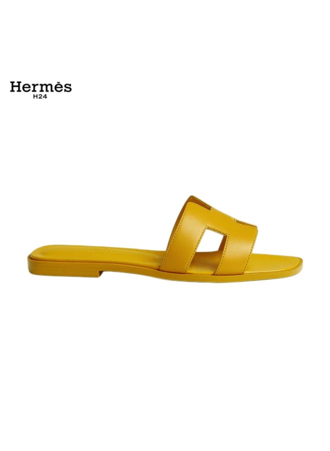 Hermes H24 حذاء مسطح مفتوح من الأمام من جلد العجل من  Oran، بنمط H، للنساء، صيفي، لون Jaune Topaze - Image 3