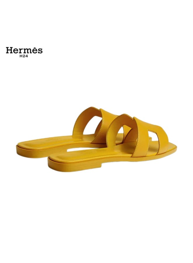 Hermes H24 حذاء مسطح مفتوح من الأمام من جلد العجل من  Oran، بنمط H، للنساء، صيفي، لون Jaune Topaze - Image 2