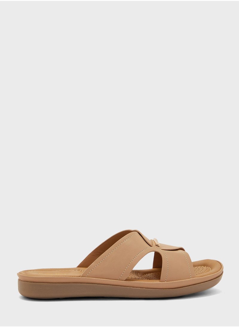 shoexpress - Cross Strappy Low Heel Sandals - Image 1