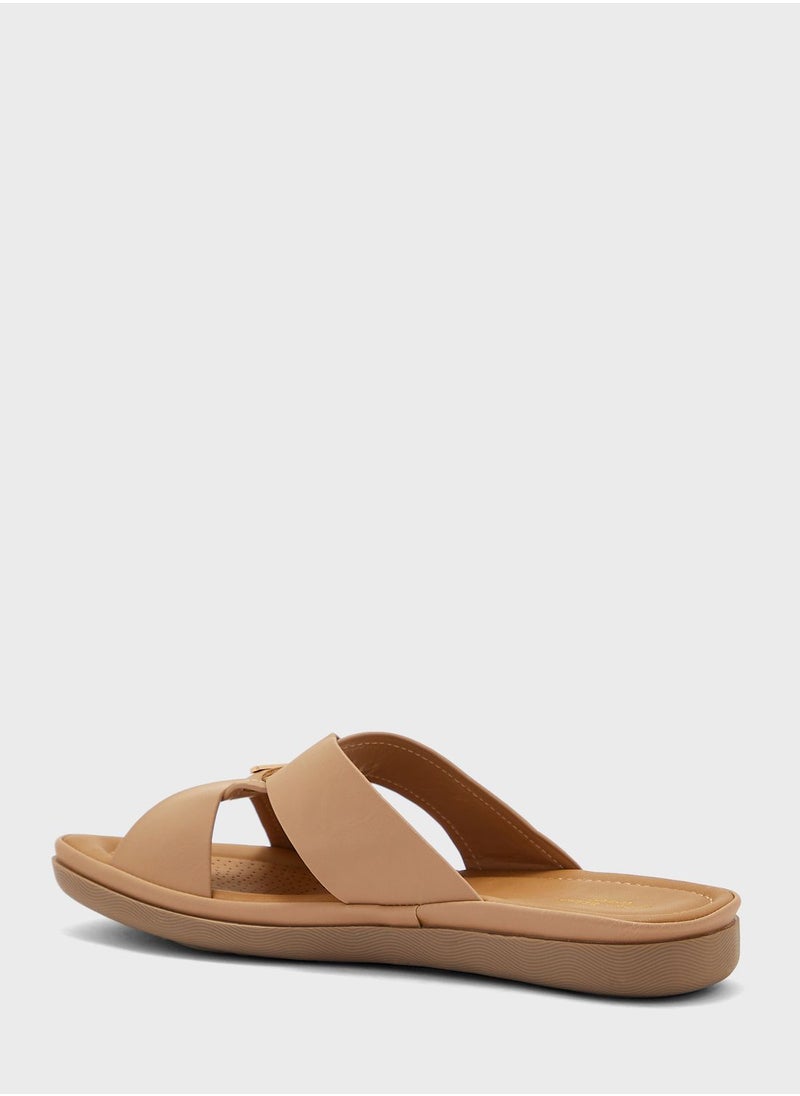 shoexpress - Cross Strappy Low Heel Sandals - Image 1