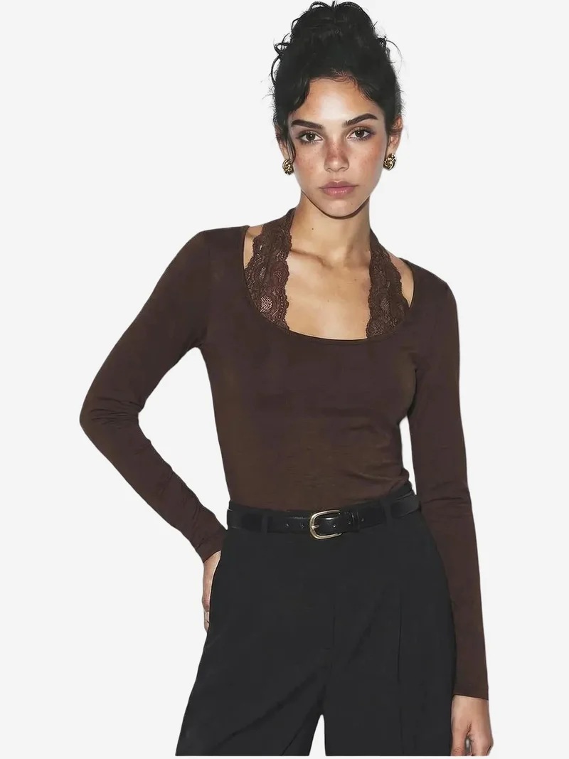 بيانكو لوتشي LUCCI Slim Fit Long Sleeved Square Collar Blouse