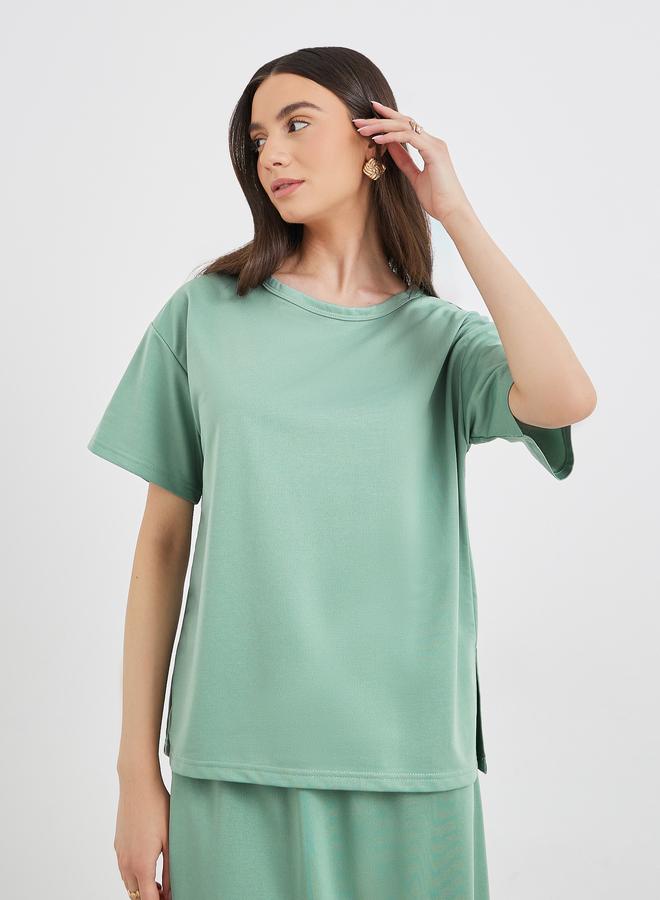 تايك تو طقم منسق من تنورة ميدي وتيشيرت سادة - Image 2