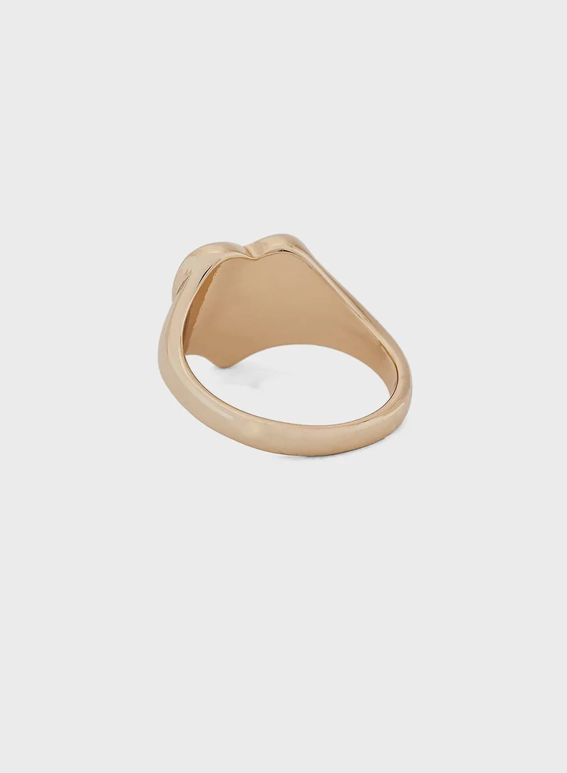BUCKLEY LONDON Heart Design Gold Signet Ring