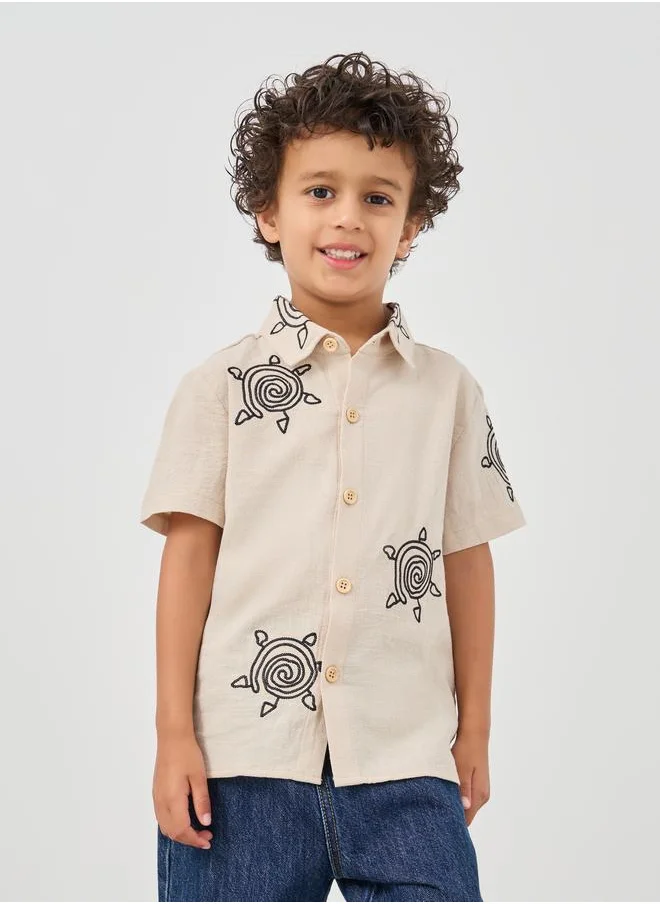 Styli Styli Embroidered Collared Short Sleeve Shirt