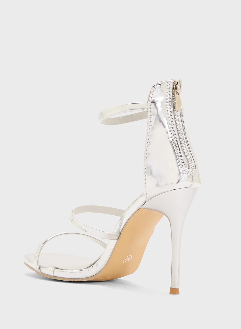 جينجر Triple Strap Heeled Sandal