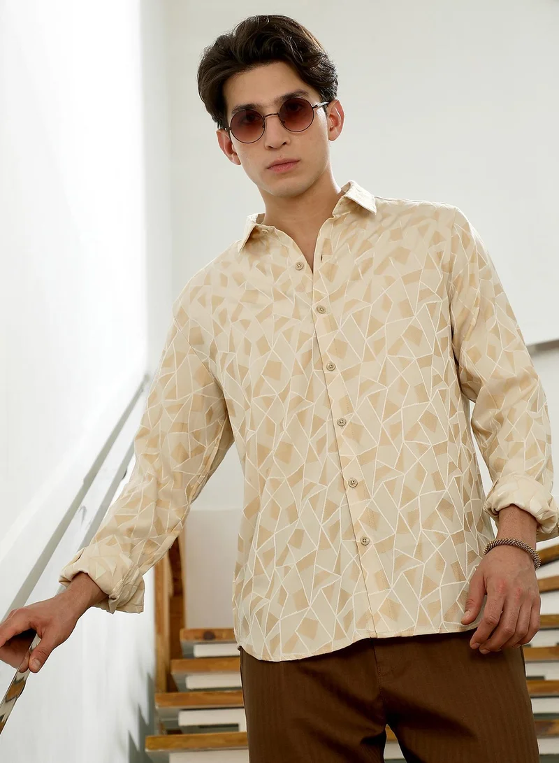 Campus Sutra Men's Beige Geometric Pattern Cotton Blend Full Sleeve Shirt | أكمام قصيرة | مطبوع | ملابس كاجوال ويومية | طوق منتشر