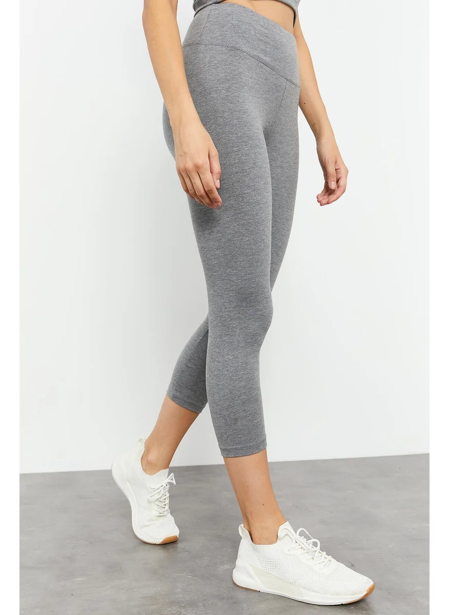 تومي لايف Gray Melange Women's High Waist Capri-Crop T-Shirt Slim Fit Leggings Set - 95285