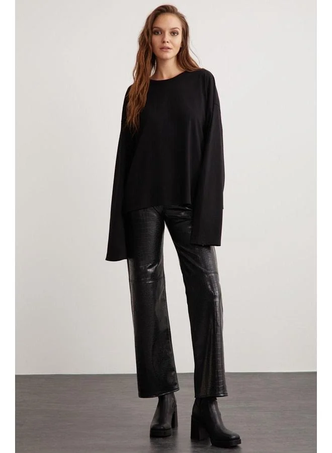 Grimelange Basıl Women's 100% Cotton Crew Neck Oversized Fit Long Sleeve Black T‑shirt.