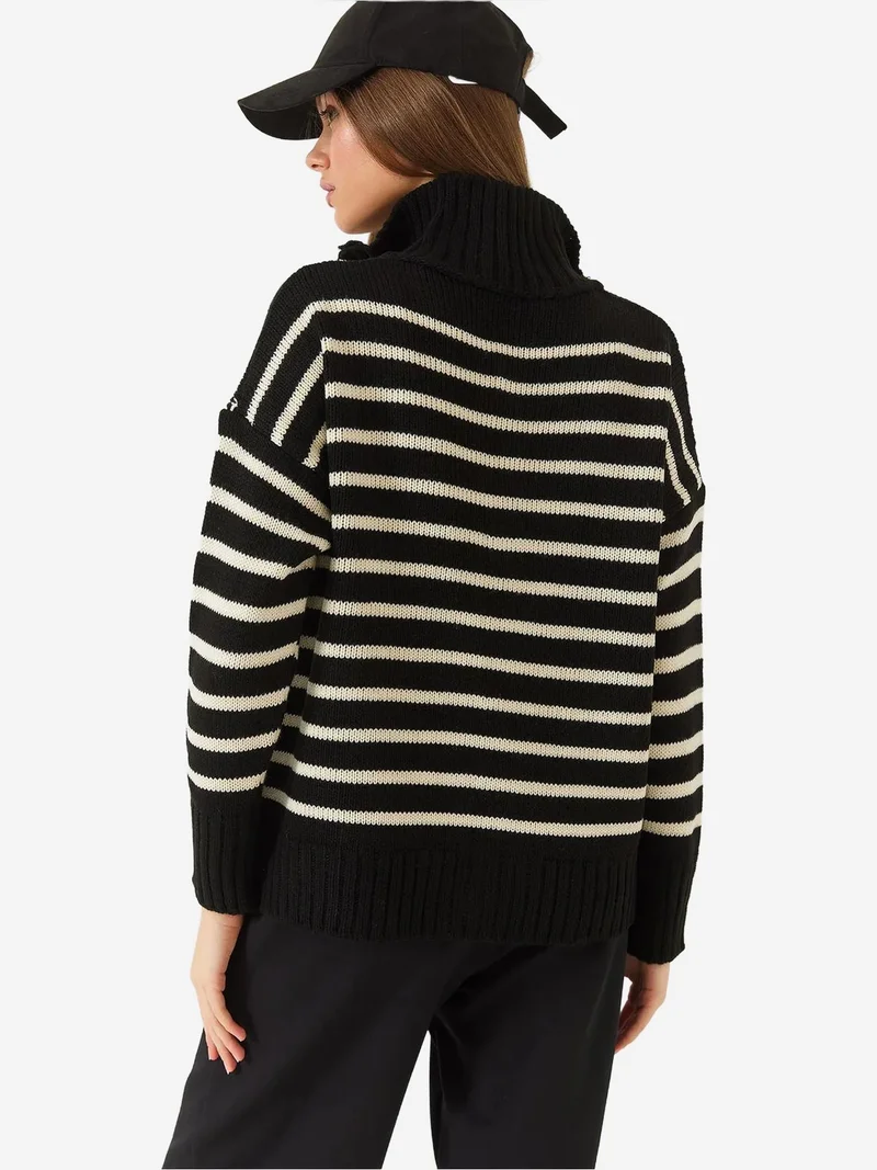 Bianco Lucci Striped Zip-Up Knitwear Cardigan with Pockets