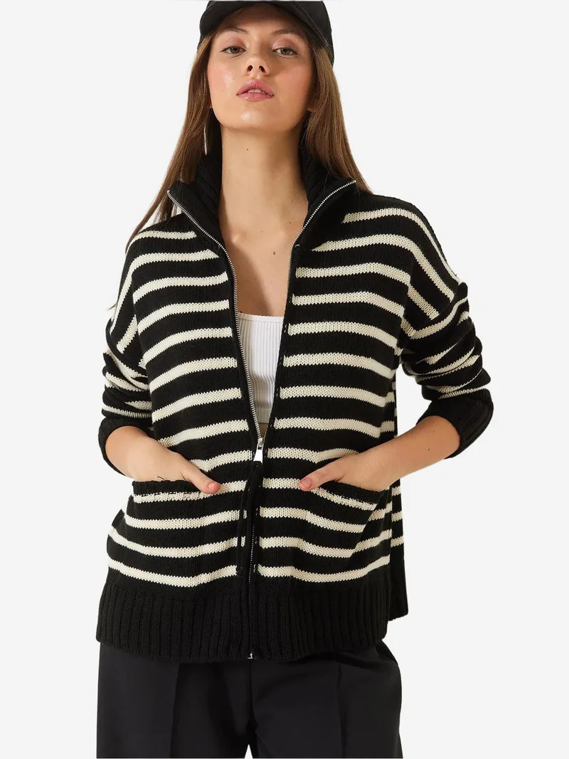Bianco Lucci Striped Zip-Up Knitwear Cardigan with Pockets