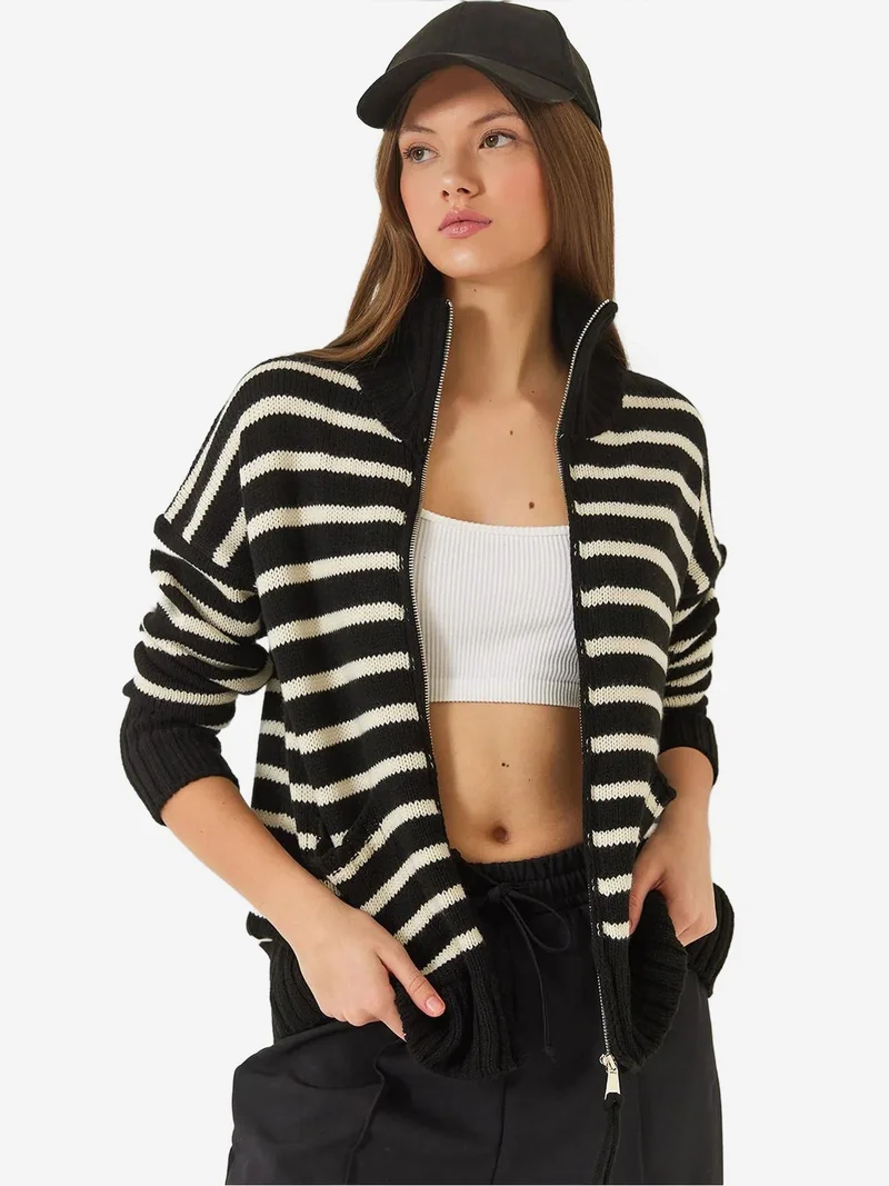 Bianco Lucci Striped Zip-Up Knitwear Cardigan with Pockets
