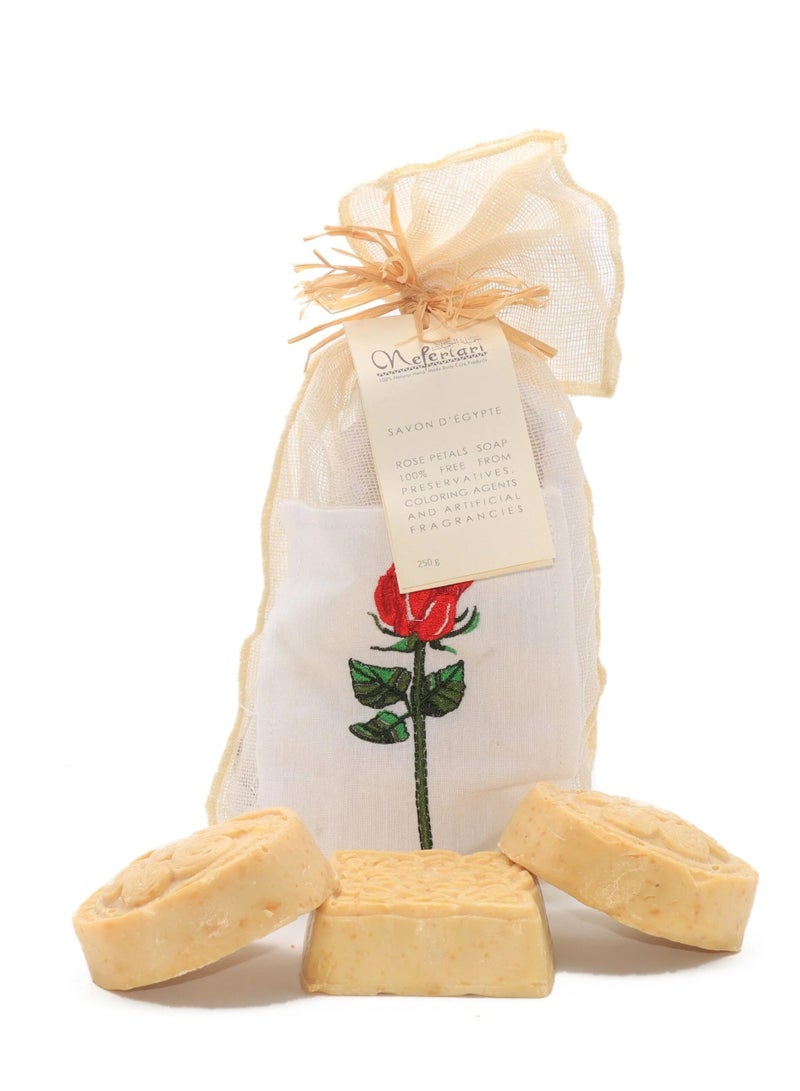 نيفيرتاري صابون زيت الزيتون وبتلات الورد من نفرتاري - 3 قطع 250 جم