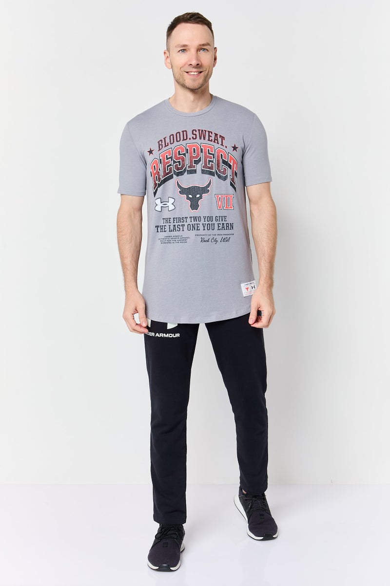 UNDER ARMOUR تي شيرت خارجي قصير الأكمام للرجال UA Project Rock BSR بتصميم فضفاض، رمادي - Image 2