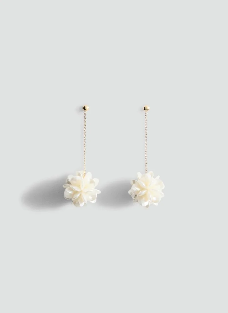 MANGO Long flower earrings