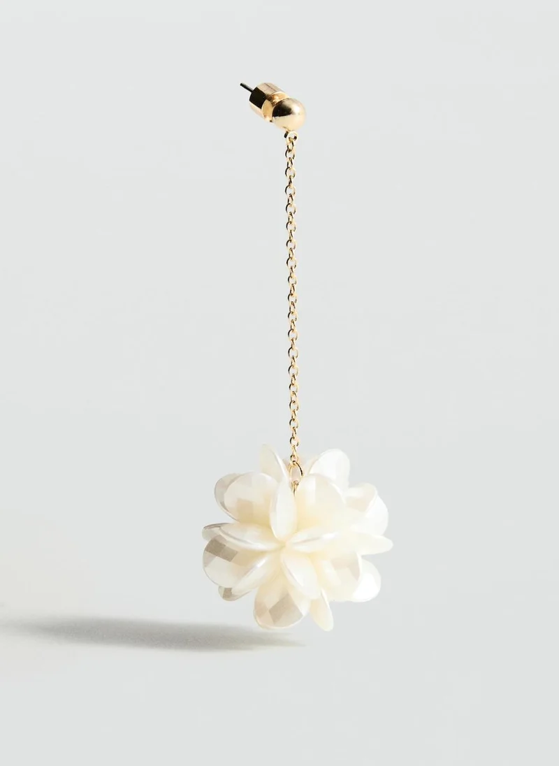 MANGO Long flower earrings