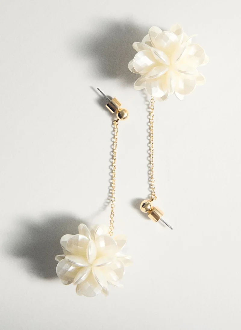MANGO Long flower earrings