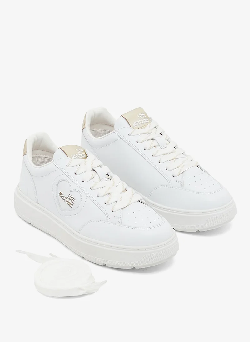 لوف موسكينو حذاء رياضي منخفض بشعار