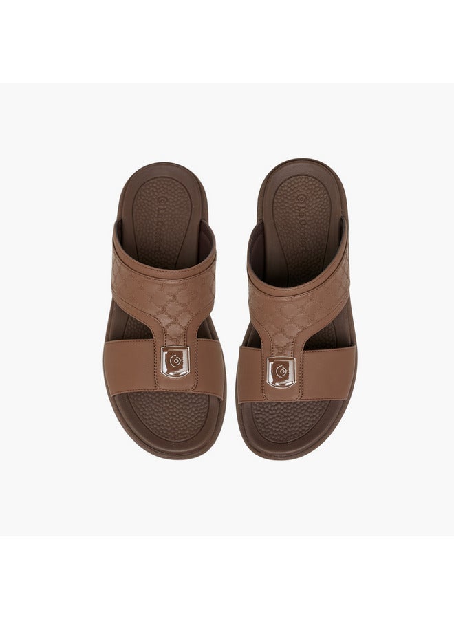 لو كونفورت صنادل رجالية مريحة سهلة الارتداء بشعار محفور  - Image 1