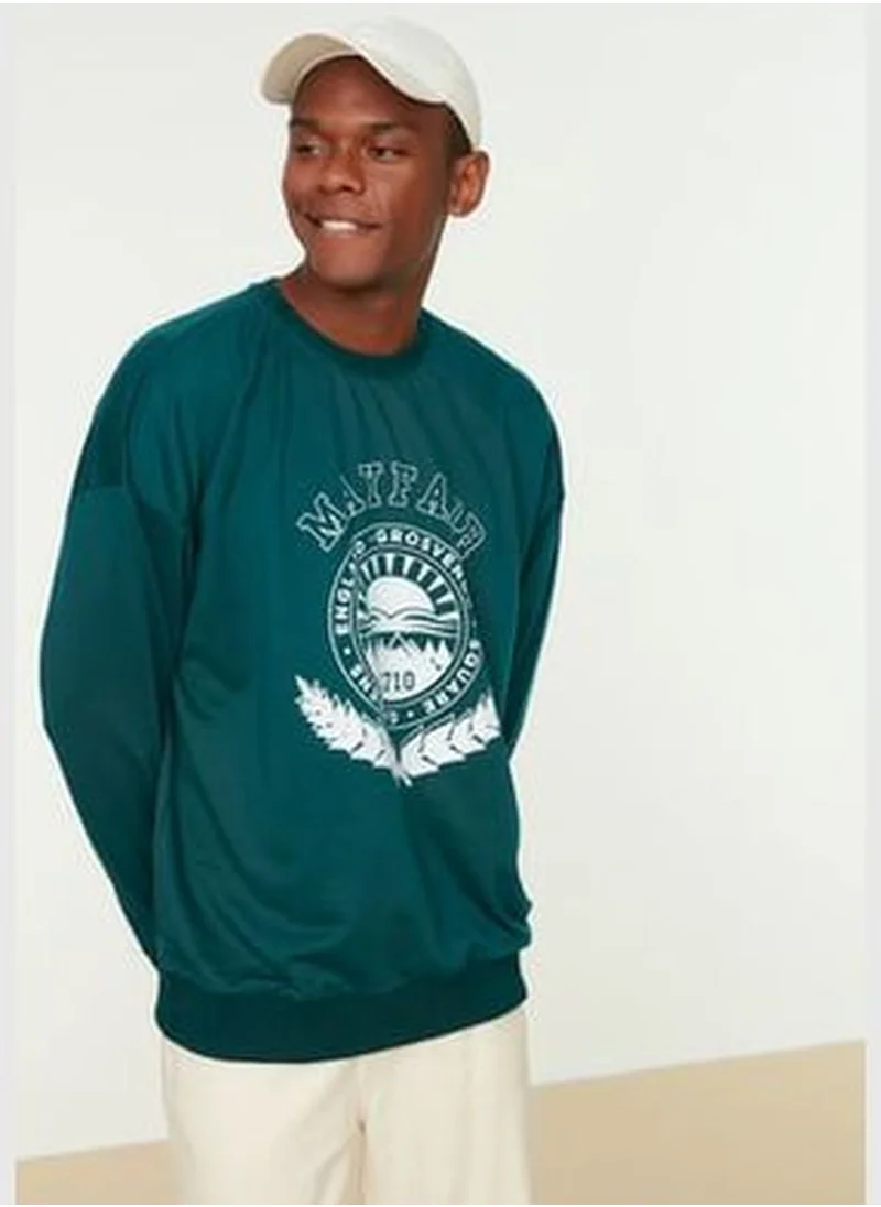 trendyol Men's Emerald Green Oversize/Wide-Fit Crew Neck College Printed Sweatshirt TMNAW22SW0812