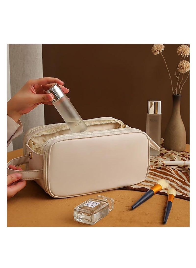حقيبة مستحضرات التجميل للسفر ذات سعة كبيرة، حقيبة أدوات الزينة بسحاب من جلد البولي يوريثان لمستلزمات الزينة ومستحضرات التجميل وفرشاة المكياج، حقيبة تنظيم المكياج المحمولة المقاومة للماء للسفر والاستخدام المنزلي (بيج) - Image 1