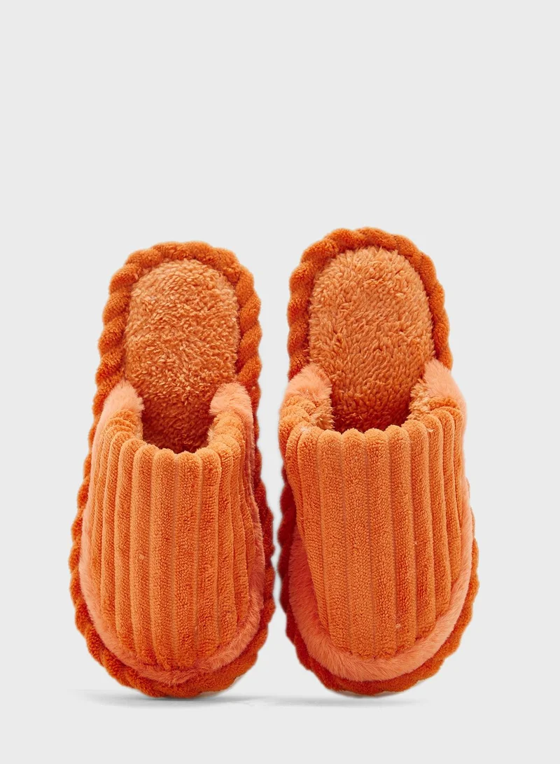 Ginger Closed Toe Slippers