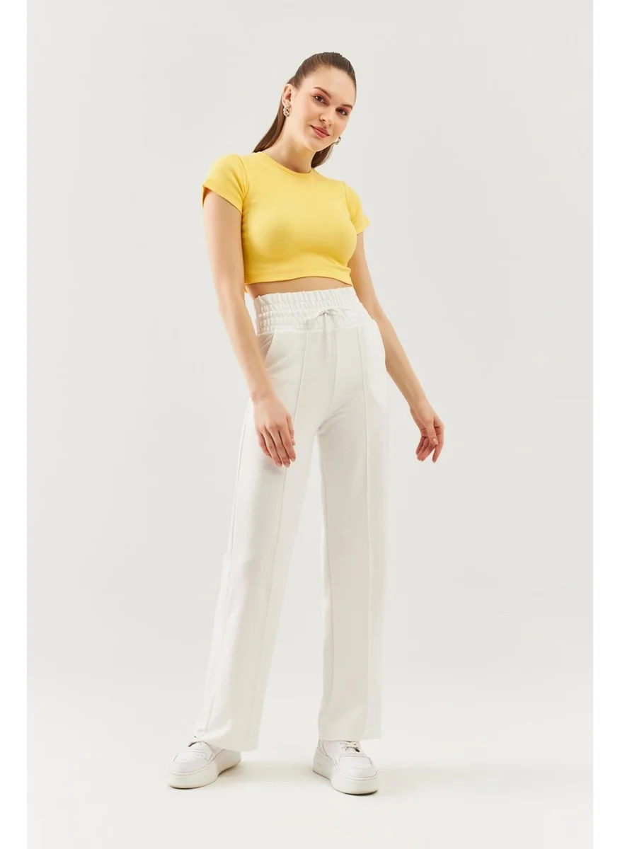 Butikgiz Sarı Kısa Kol Bisiklet Yaka Vücuda Oturan %100 Pamuklu Kaşkorse Esnek Crop Bluz