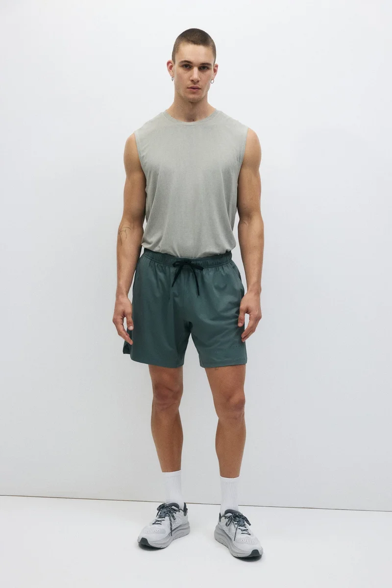 Sports shorts in DryMove™