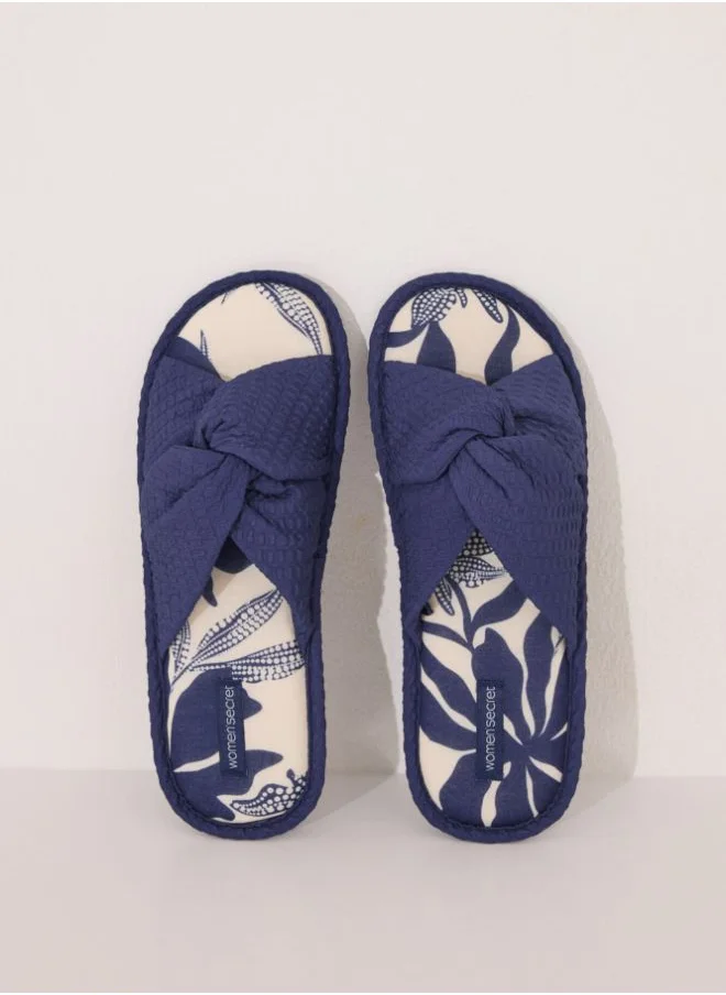 women'secret Slippers with blue flower print