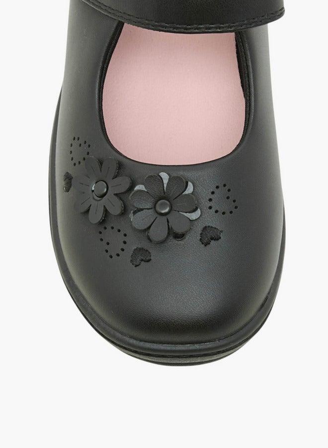 جونيورز حذاء مدرسي بناتي بتفاصيل زهور وإغلاق بشريط لاصق - Image 4