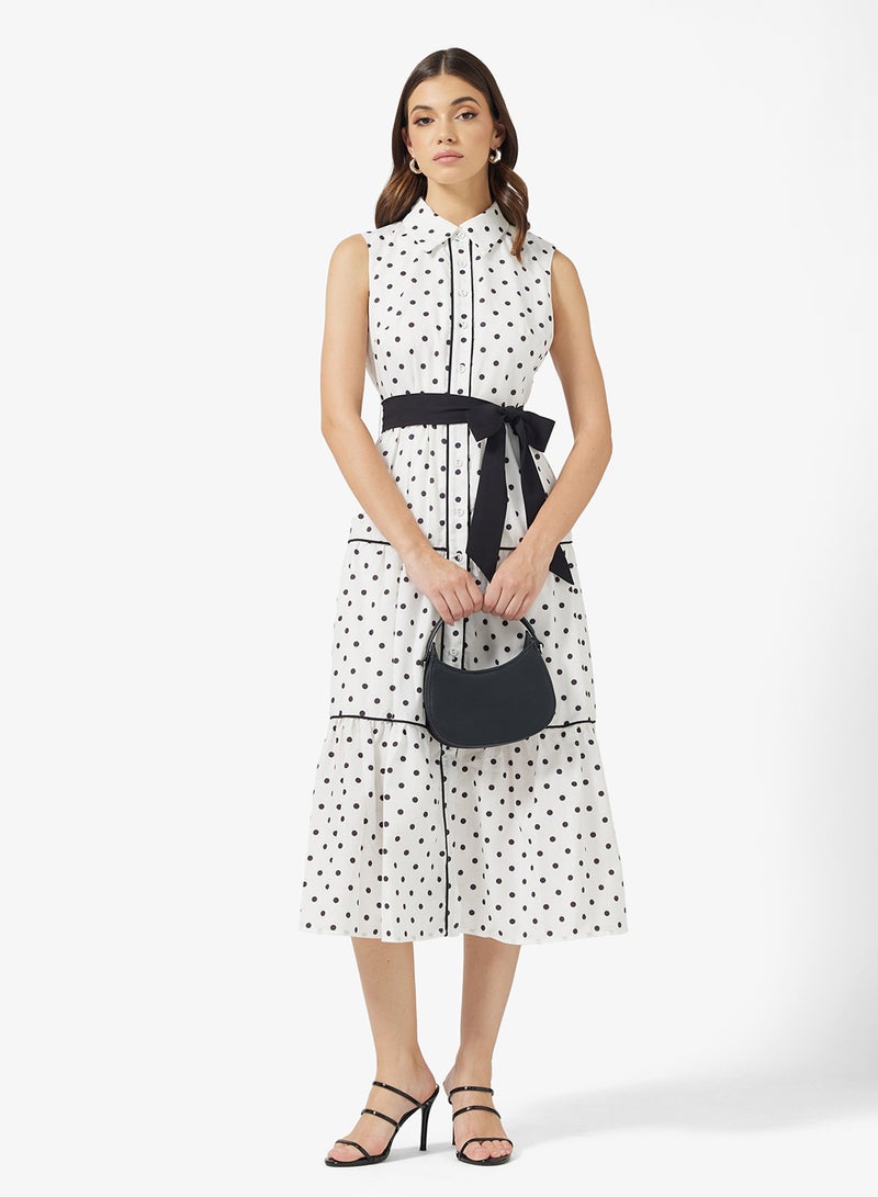 فستان بطبعة منقطة