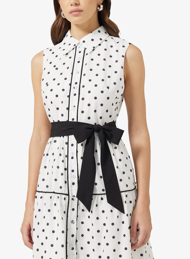 فستان بطبعة منقطة