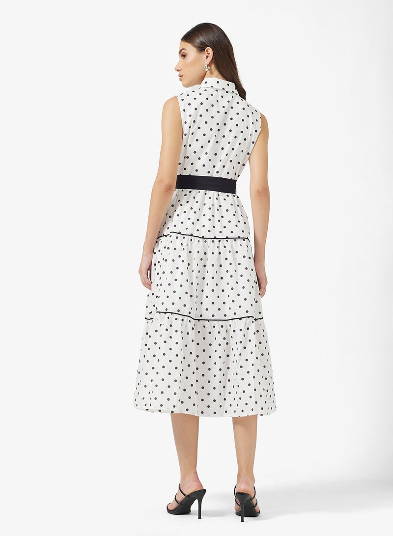 فستان بطبعة منقطة