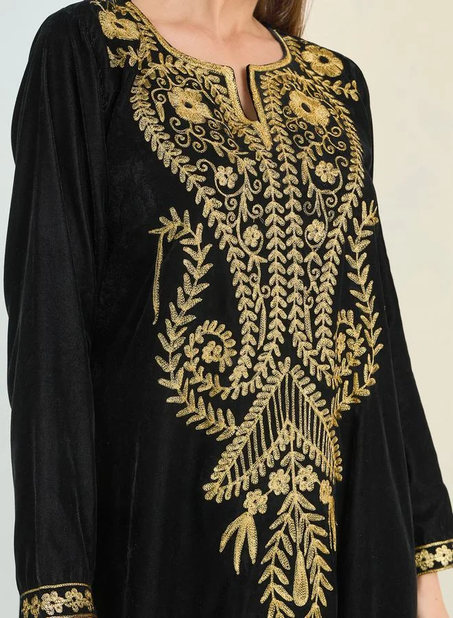 مكسيم كريشن Embroidered Panel Velvet Look Jalabiya by Styli