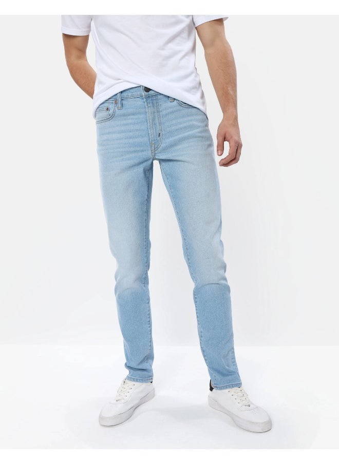 Light Wash Slim Fit Jeans - pzsku/Z46D8EDB33E12761DC003Z/45/_/1739949635/be9d9395-986e-4d88-8b77-a961b971fd0e