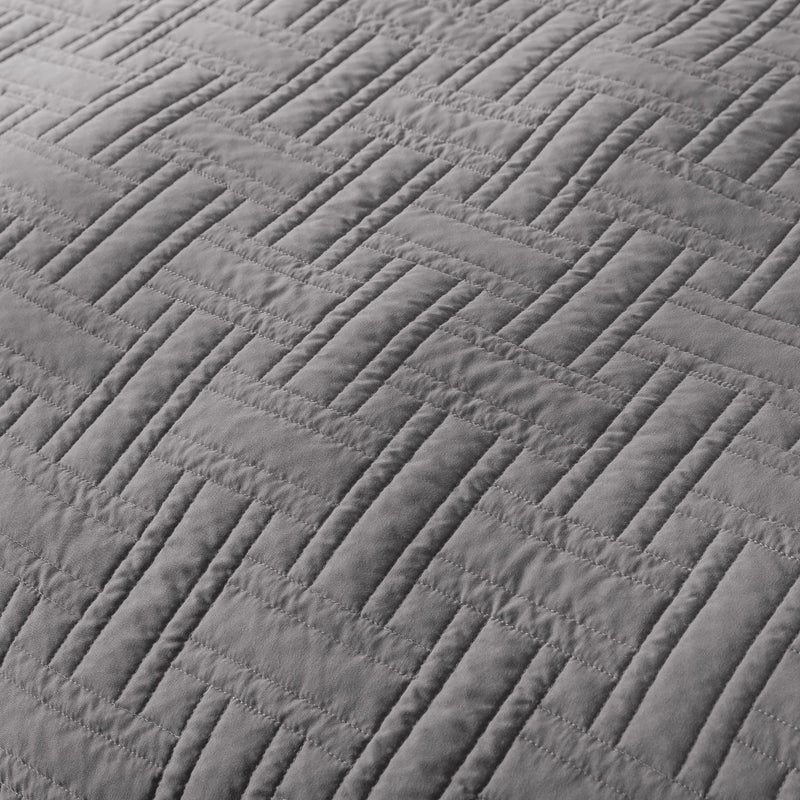 R.SHARE California Oversized Quilt King Size Bedding Sets with Pillow Shams, Dark Grey Lightweight Bedspread Coverlet, Cal Super Quilted Blanket Thin Comforter Bed Cover for All Season, 118x106 inches  - Image 5