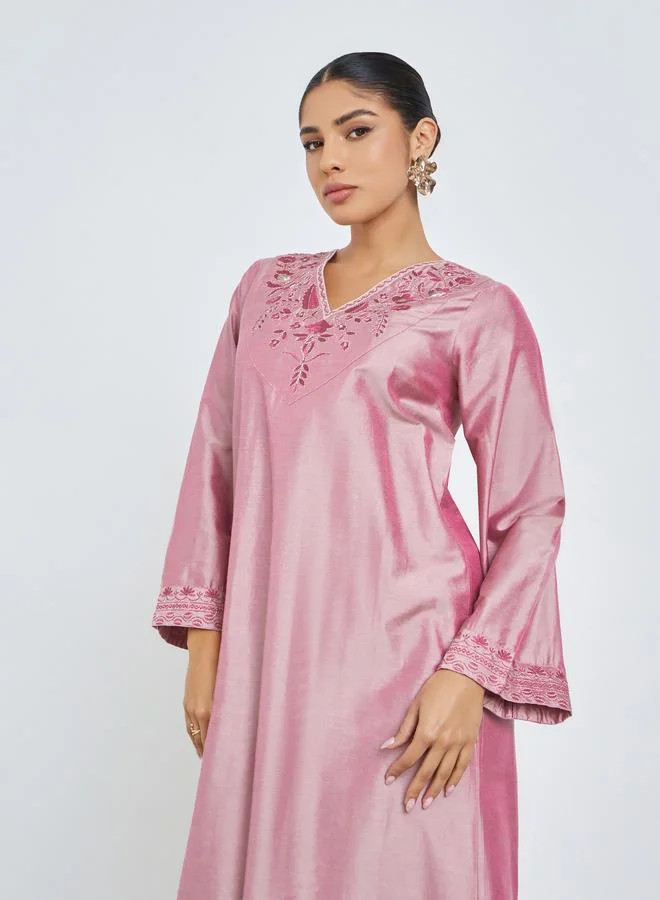 أميرة Pink Embroidered Yoke Jalabiya