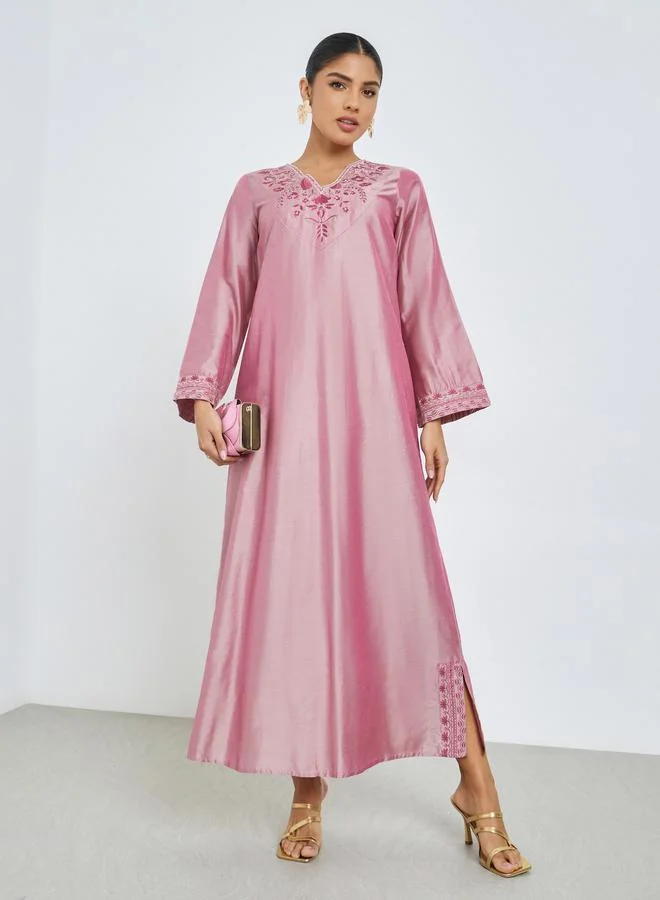 أميرة Pink Embroidered Yoke Jalabiya