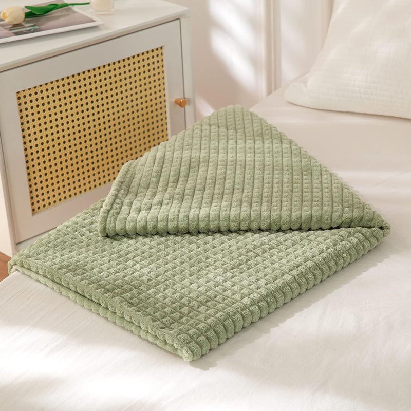 Simple&Opulence Flannel Fleece Blanket, 230GSM Super Soft Luxury Warm Throw Blanket with Stereoscopic Grid Design, Suitable for All Seasons, Perfect for Women Kids (Sage Green, 50"x70") - Image 5