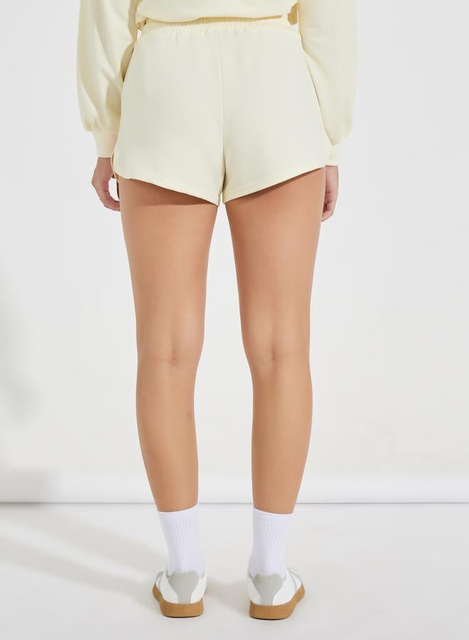 ستايلي شورت مطبع بشعار مع اربطة - Image 4