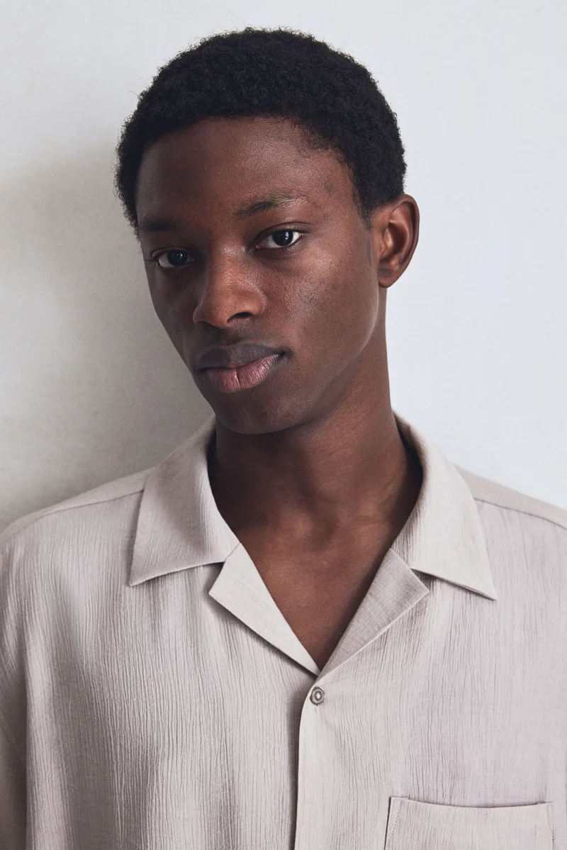 اتش اند ام قميص منتجع بقصة عادية مجعدة