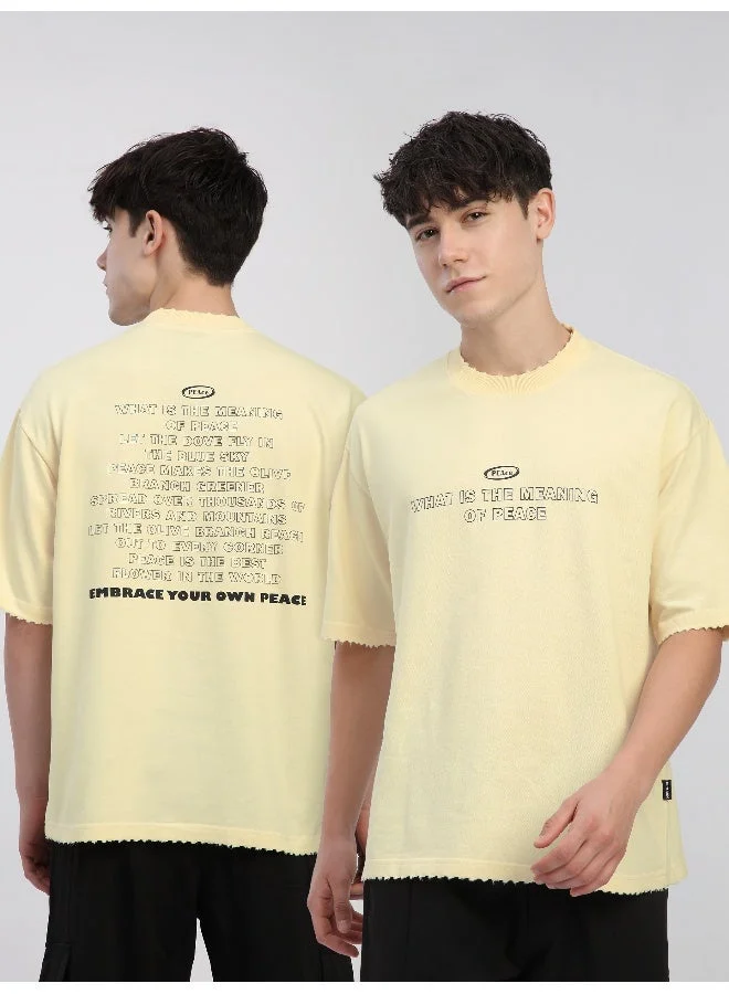 بيونغ تيشيرت أوف وايت مطبوع بعبارة سلام بحواف مضلعة بتصميم فضفاض